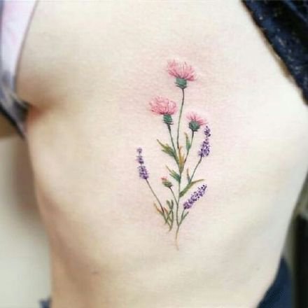 点击大图看下一张：女生小清新的18款漂亮花卉纹身图案