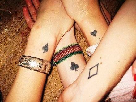 点击大图看下一张：适合情侣或好朋友一起纹的15款配对纹身图