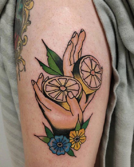 点击大图看下一张：柠檬纹身 一组好看的水果柠檬的纹身图片