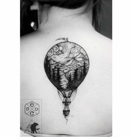 点击大图看下一张：热气球和灯泡的一组创意纹身图片