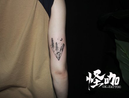 点击大图看下一张：四川成都怪咖纹身刺青的9款作品
