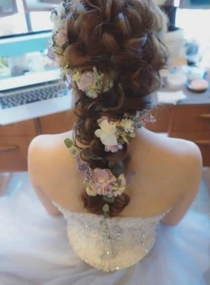 点击大图看下一张：一组超漂亮的新娘发型图片