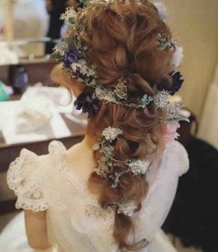 点击大图看下一张：一组超漂亮的新娘发型图片