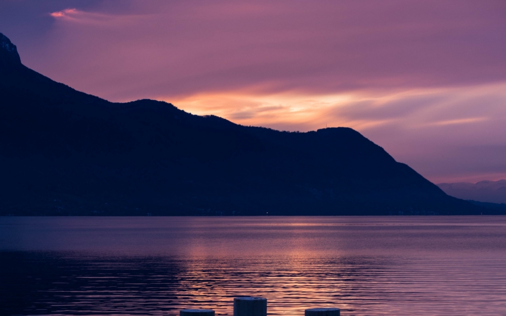 点击大图看下一张：大自然山川湖泊唯美景色桌面壁纸