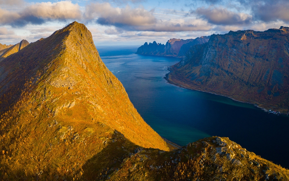 点击大图看下一张：挪威北部群岛风光高清桌面壁纸