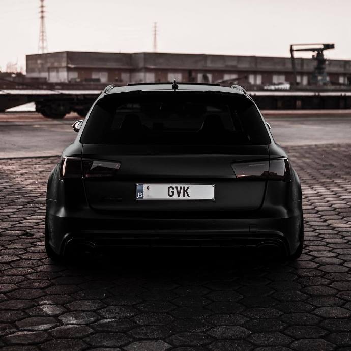 点击大图看下一张：奥迪RS6黑色魅惑