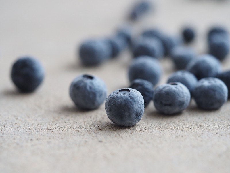 点击大图看下一张：一组新鲜成熟的蓝莓图片欣赏