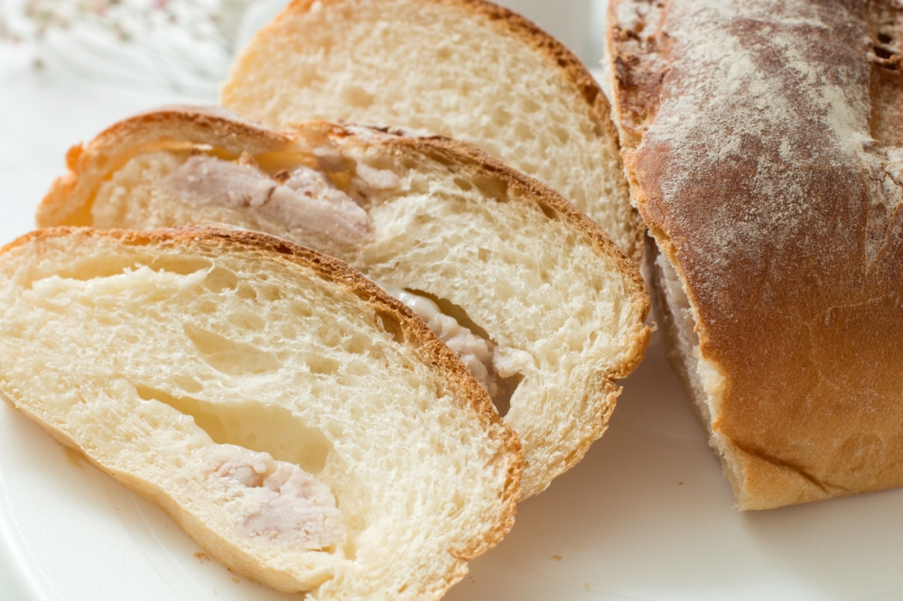 点击大图看下一张：松软可口全麦面包图片