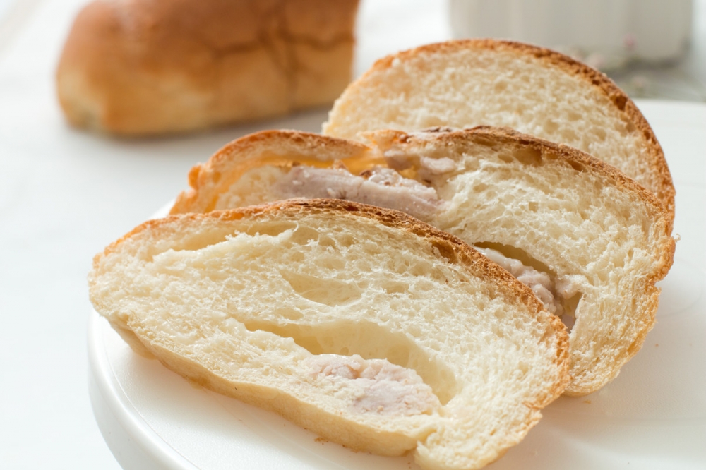 点击大图看下一张：松软可口全麦面包图片