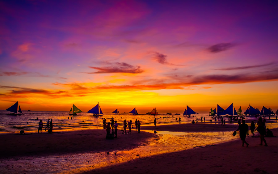 点击大图看下一张：菲律宾长滩岛晚霞风景壁纸