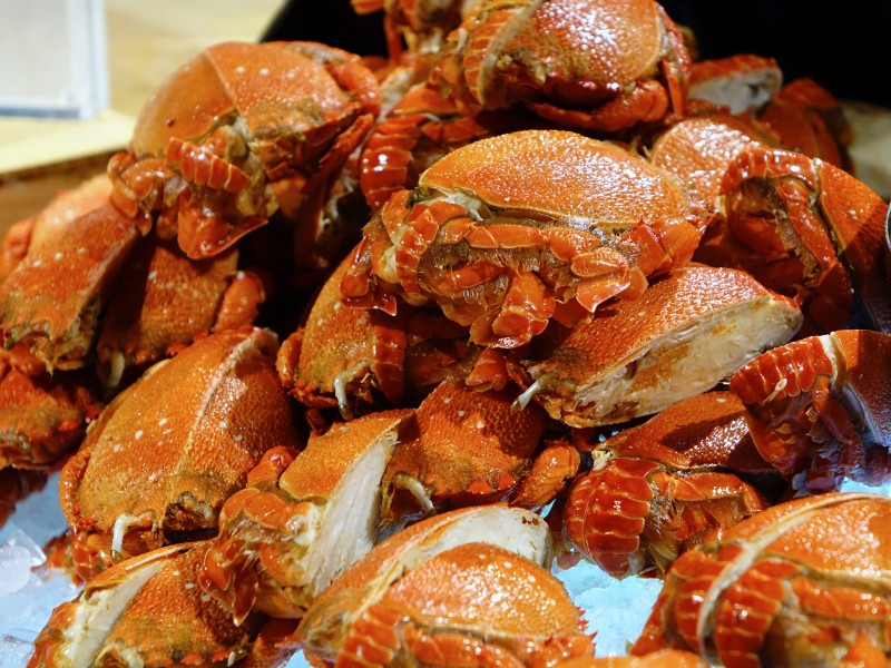 点击大图看下一张：香辣美味的大闸蟹图片