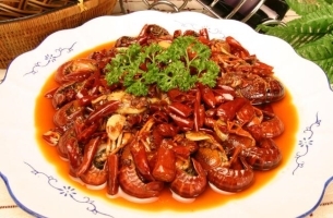 点击大图看下一张：美味的麻辣小龙虾图片