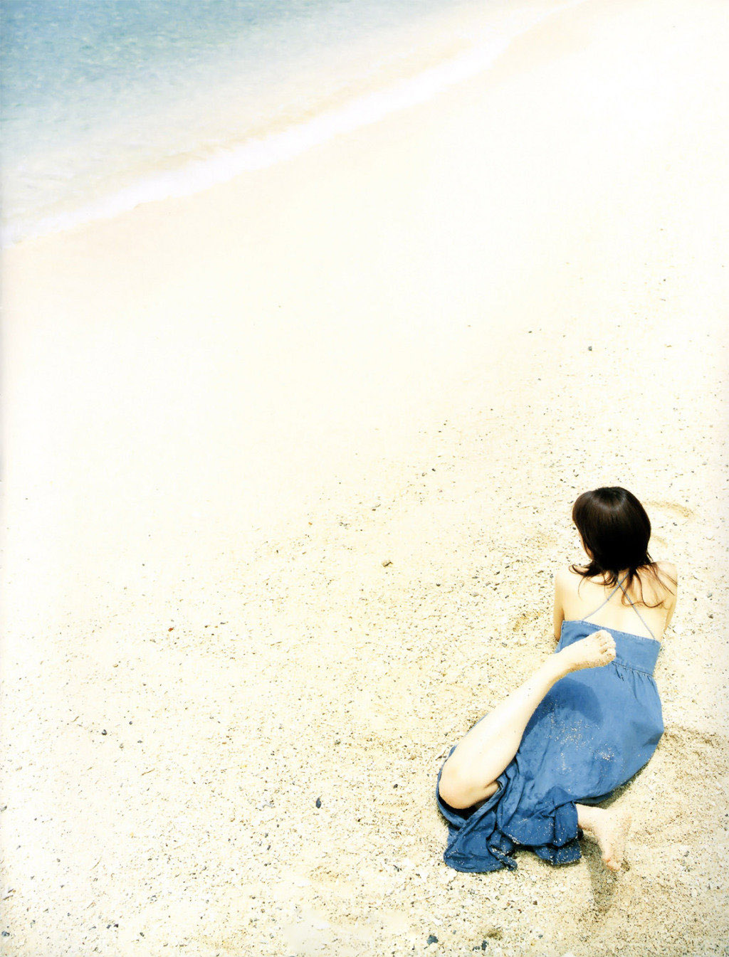 点击大图看下一张：长泽雅美海边清纯养眼写真图片