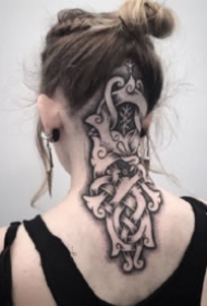 一组盾女维京人的纹身图案作品欣赏