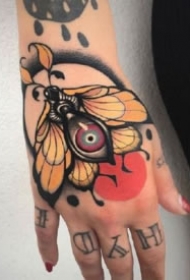 手背刺青 纹在手背上的9款个性纹身图片