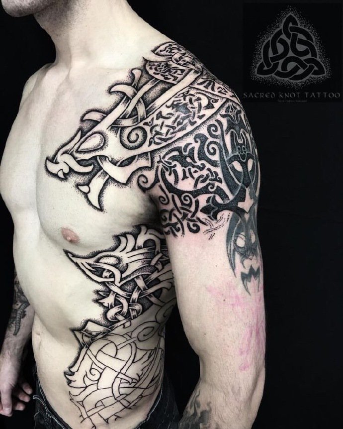 点击大图看下一张：维京人图腾的18款纹身作品图案