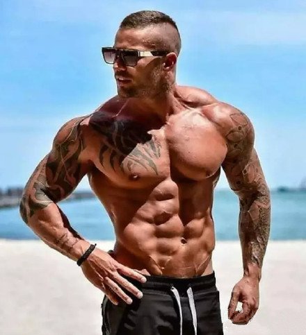 点击大图看下一张：纹身肌肉型男,纹身做衣的9款肌肉帅哥图片