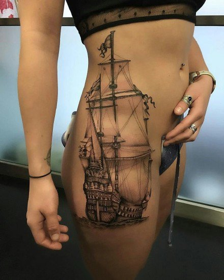 点击大图看下一张：16款黑灰和school的帆船纹身图片