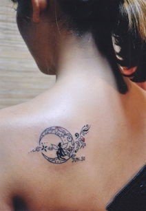 点击大图看下一张：纹身小月亮 小黑灰色的一组月亮纹身图案