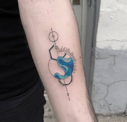 点击大图看下一张：性冷淡蓝色水墨风的一组创意纹身图片