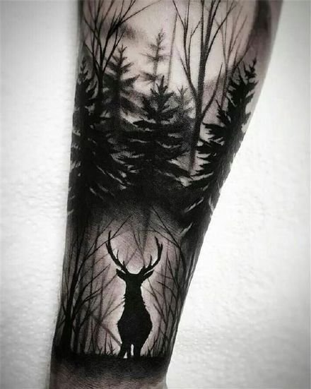 点击大图看下一张：黑色包臂的一组森林纹身作品图片