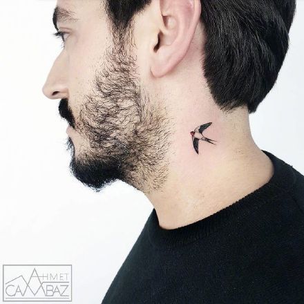 点击大图看下一张：9个精彩的颈部纹身作品欣赏