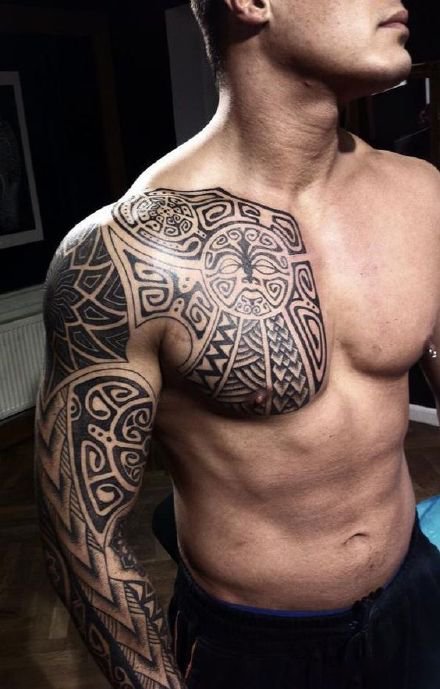 点击大图看下一张：男性图腾纹身 适合男士的几款半甲图腾纹身作品