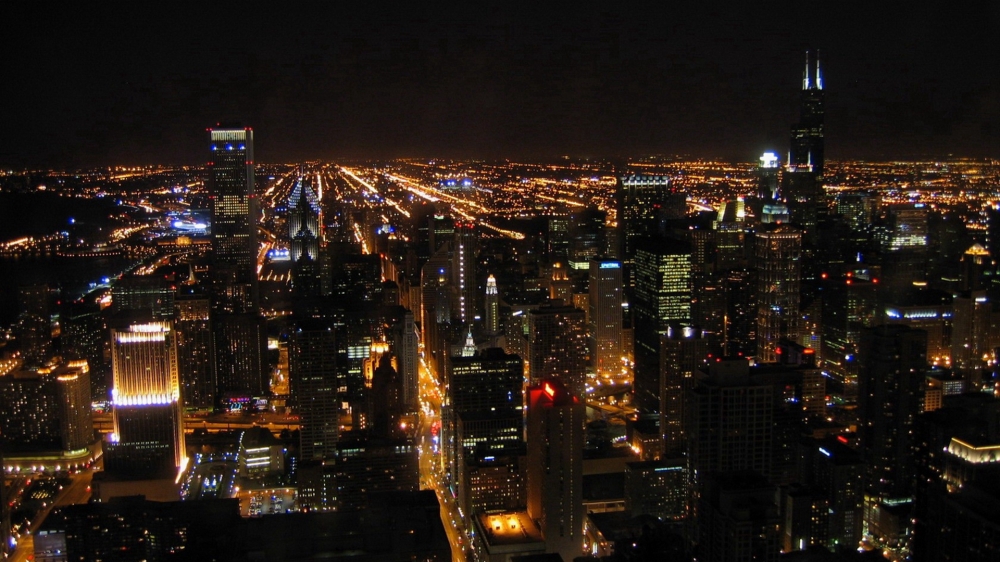 点击大图看下一张：灯火通明的城市夜景桌面壁纸