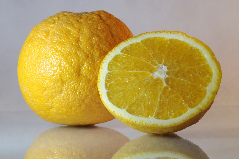 点击大图看下一张：切开的橙子高清真实图片欣赏