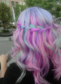 国外十分流行的“彩虹头发”，夏天就是要绚丽