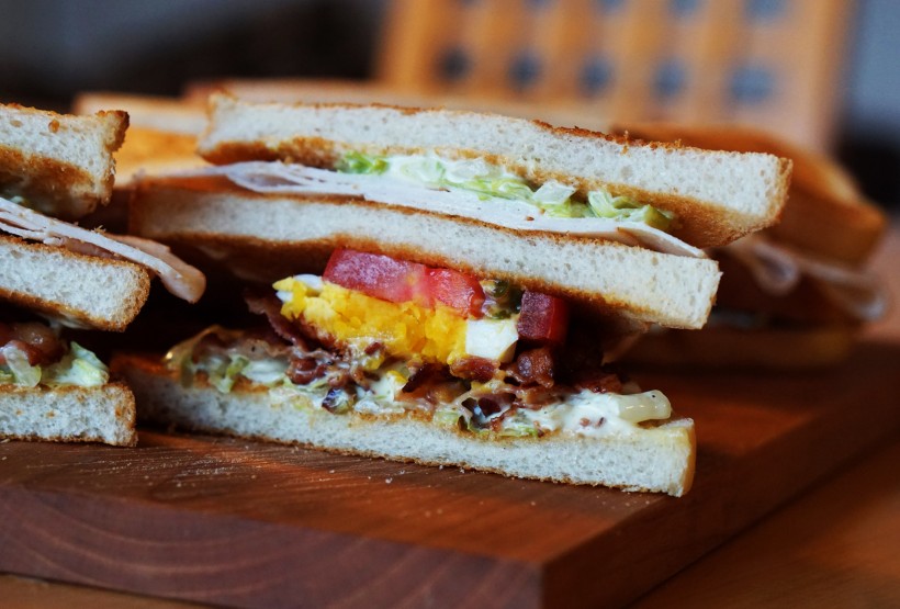 点击大图看下一张：三明治早餐图片