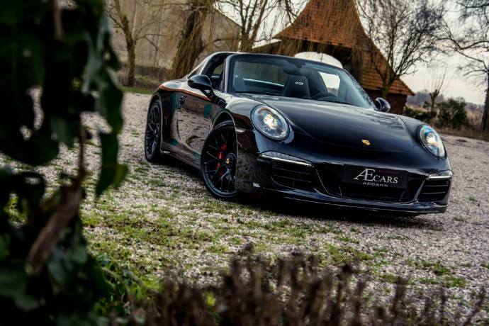 点击大图看下一张：Porsche 911 Targa ​​​​也是颜值在线啊