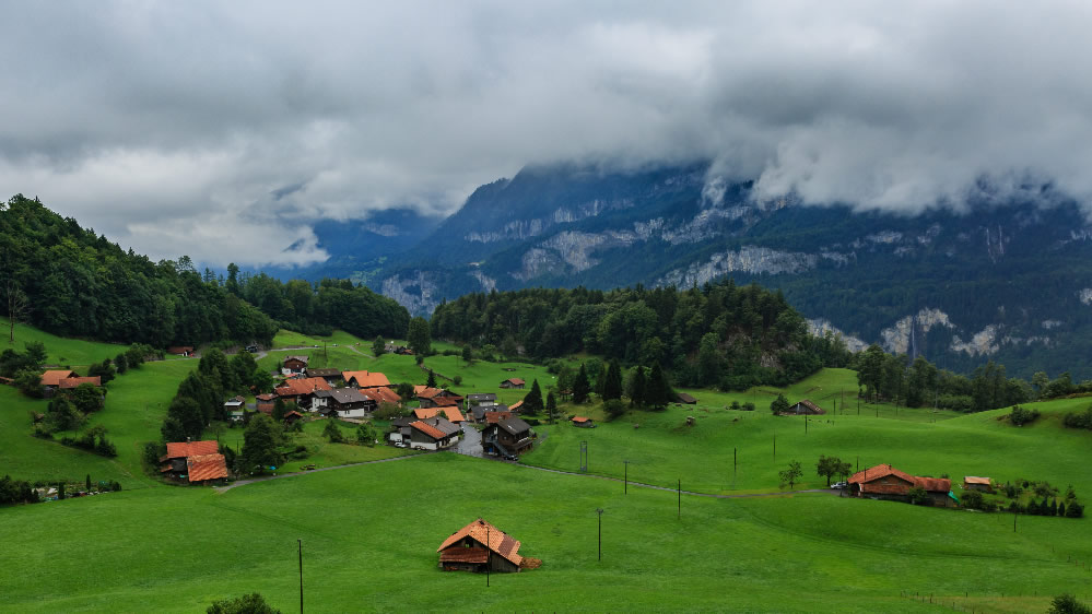 点击大图看下一张：瑞士风景壁纸图片