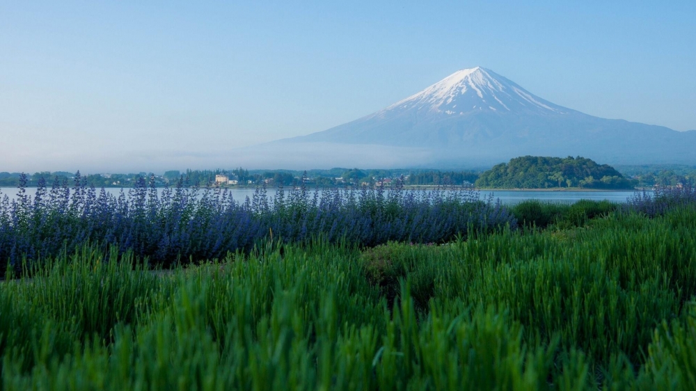 点击大图看下一张：唯美日本富士山高清桌面壁纸