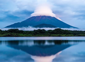 唯美日本富士山高清桌面壁纸