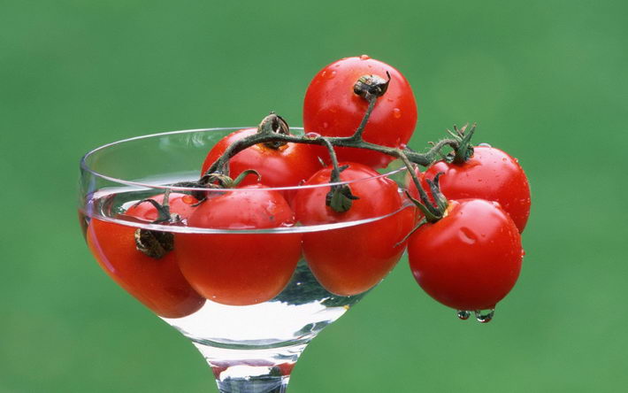 点击大图看下一张：一组诱人西红柿图片欣赏