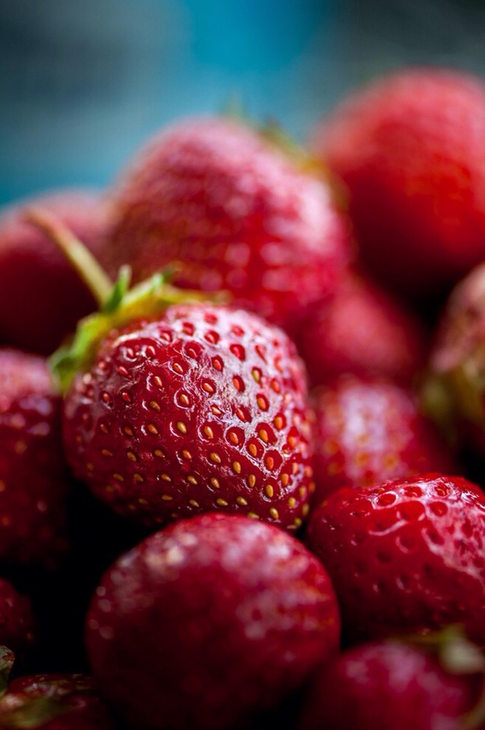 点击大图看下一张：一组又大又甜的草莓图片