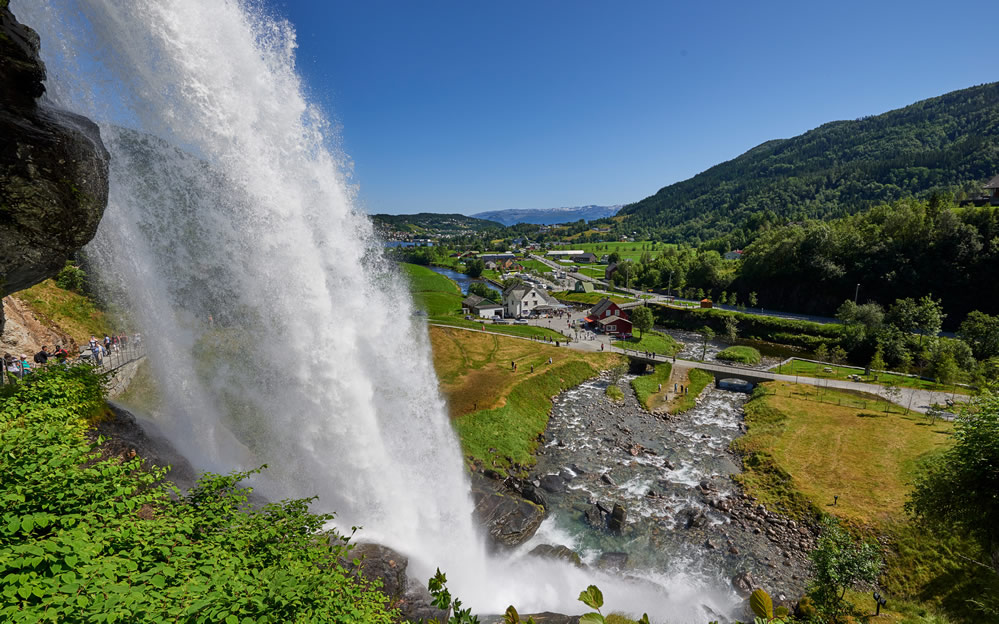 点击大图看下一张：挪威优美风景图片