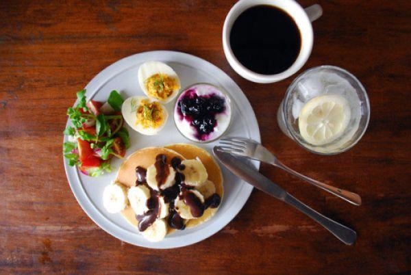 点击大图看下一张：充满浓浓爱意的爱心早餐图片