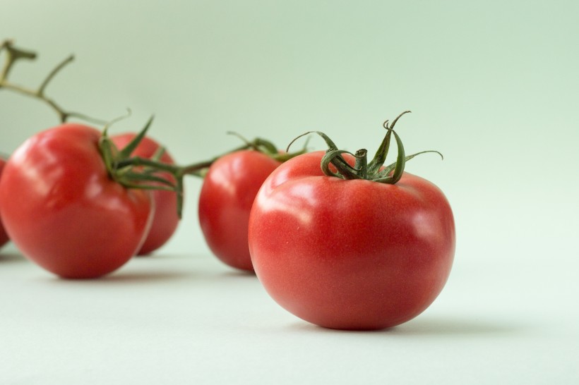 点击大图看下一张：新鲜好吃的西红柿图片欣赏