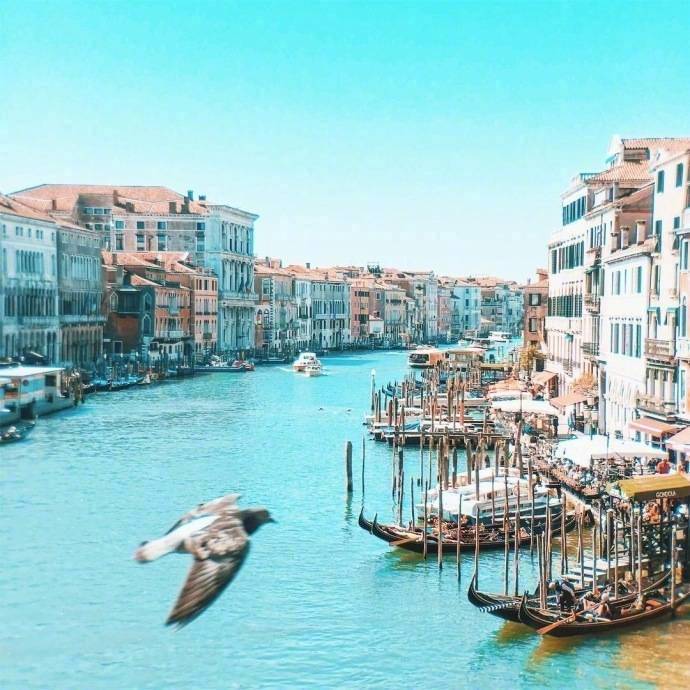 点击大图看下一张：蓝色调的威尼斯，海洋的气息