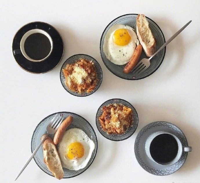 点击大图看下一张：营养丰富的早餐唯美图片