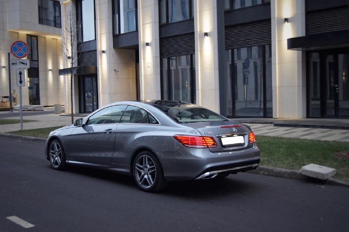 点击大图看下一张：2014 Mercedes-Benz E300