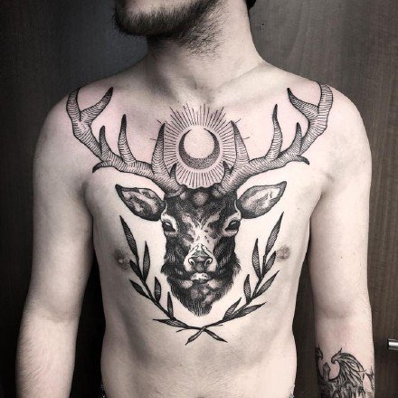 点击大图看下一张：鹿头纹身 9款花胸鹿头等鹿纹身图片