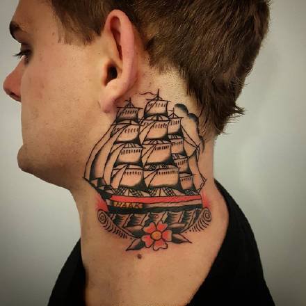 点击大图看下一张：帆船纹身 oldschool风格的9款帆船题材纹身图片