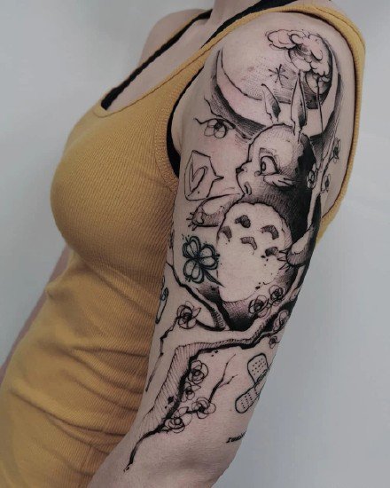 点击大图看下一张：龙猫纹身 宫崎骏动漫龙猫主题的几款纹身图案
