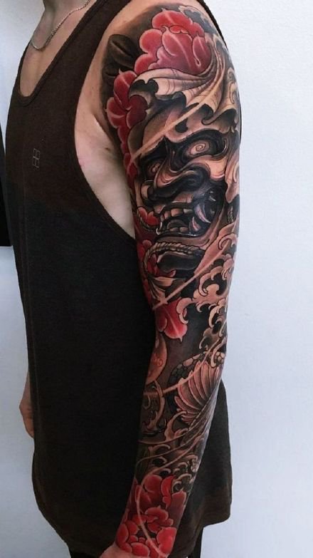点击大图看下一张：男士花臂纹身 花卉主题的男性大花臂9款纹身作品