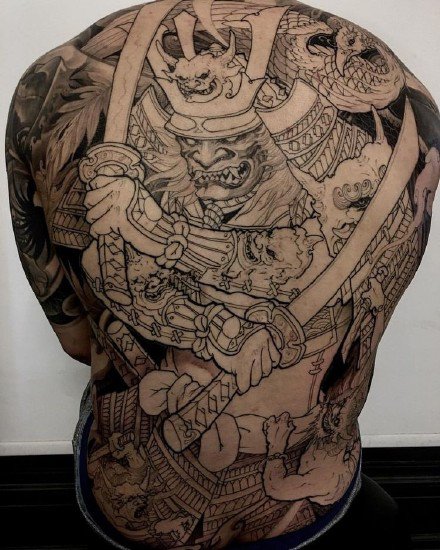 点击大图看下一张：大面积的9款鬼武士纹身作品图案