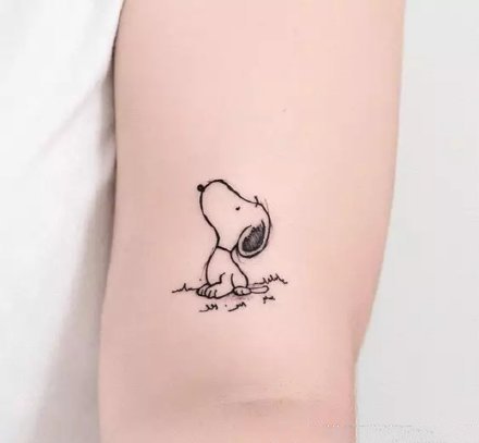 点击大图看下一张:可爱的9款卡通史努比纹身图案