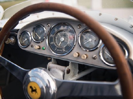 点击大图看下一张：经典超跑——1955法拉利Ferrari 750 Monza Spider